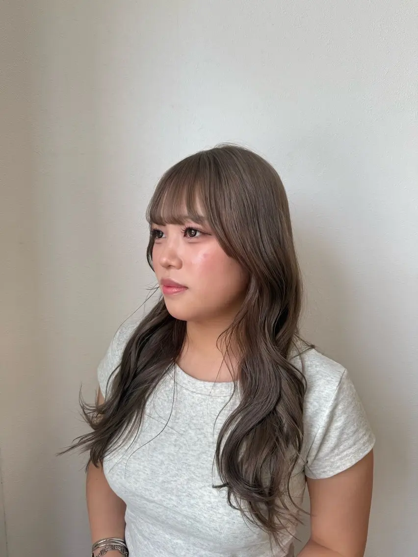 ロング カラー 内田 穂乃香のヘアスタイル
