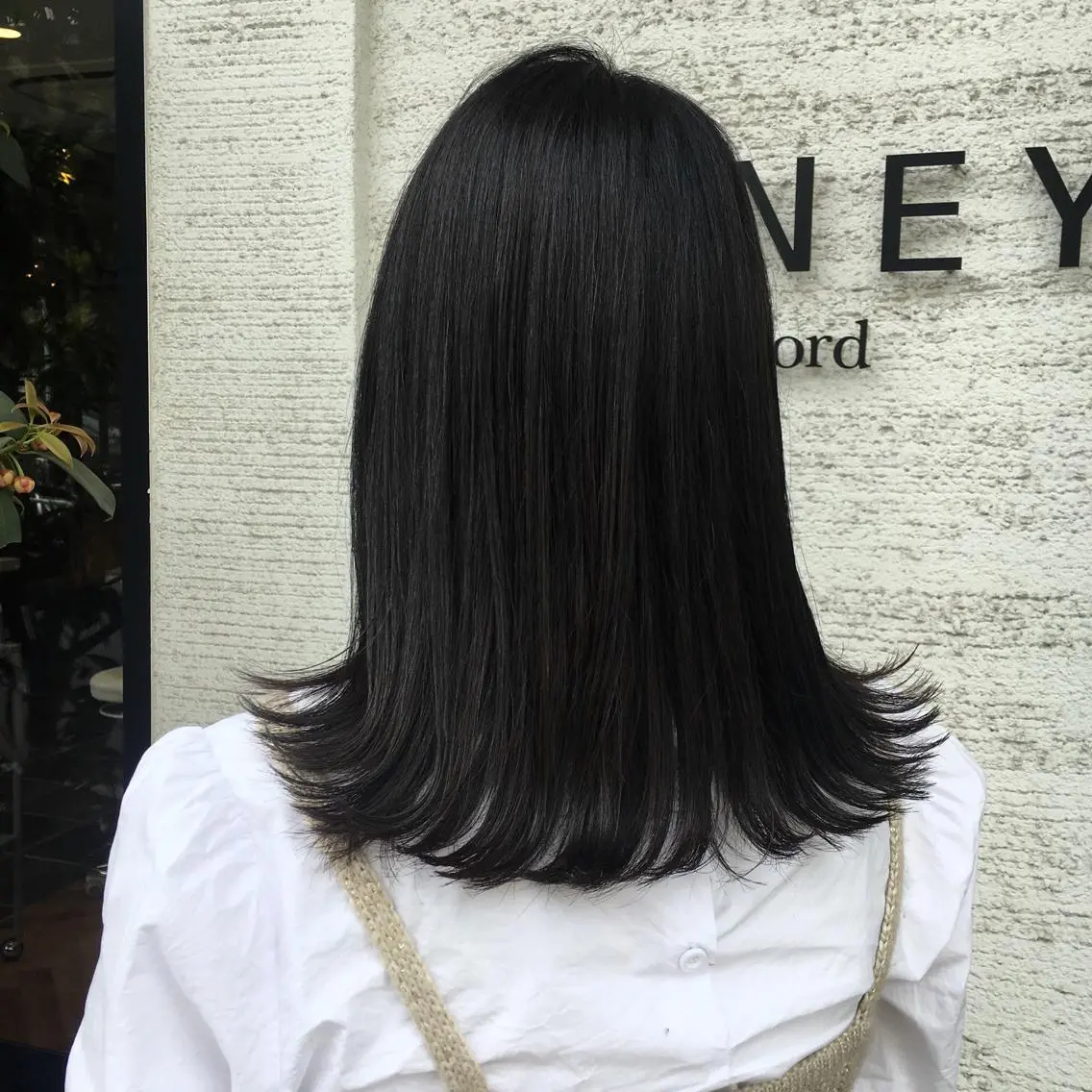 ミディアム カラー 切りっぱなしロブ 相川 愛実のヘアスタイル