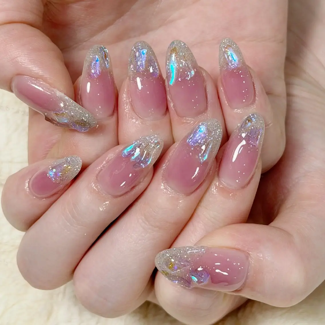 ネイル チークネイル フレンチネイル ジェルネイル ガーリー キラキラネイル ハンドネイル UM Nail Salonのネイルデザイン