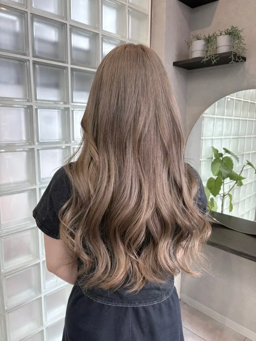 セミロング カラー ブリーチ ケアブリーチ ダブルカラー イヤリングカラー ハイトーンカラー ヘアカラー トリートメント GISEL 小倉のヘアスタイル