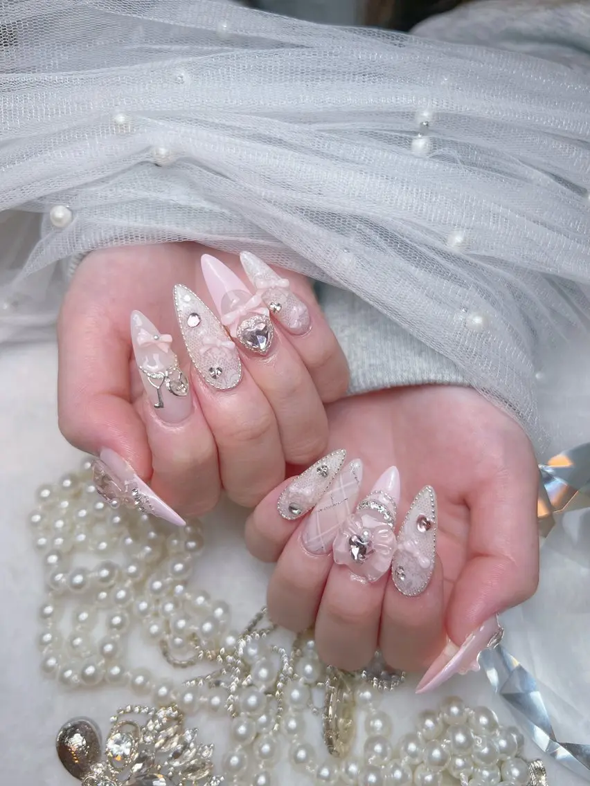 ネイル アートネイル オーロラネイル チークネイル 長さ出し フットネイル Miya _nailのネイルデザイン