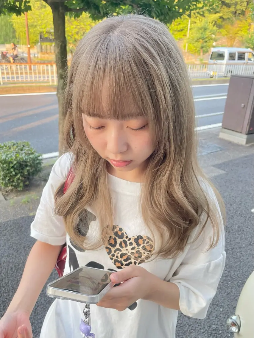 カラー ベージュカラー ブリーチ カット ヘアカラー トリートメント yukii しまむら のぞみのヘアスタイル