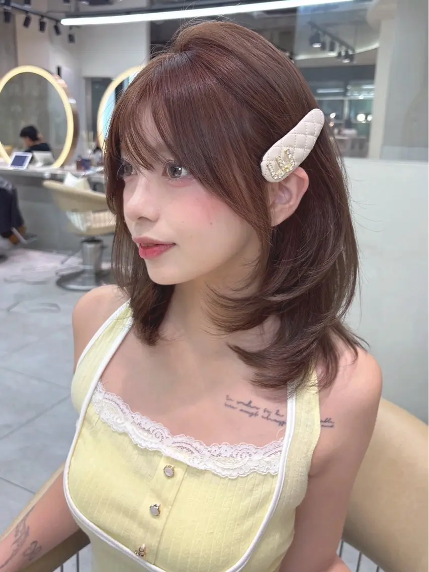 ミディアム カット ヘアカラー トリートメント 顔周り🇰🇷韓国 レイヤー/モエのヘアスタイル