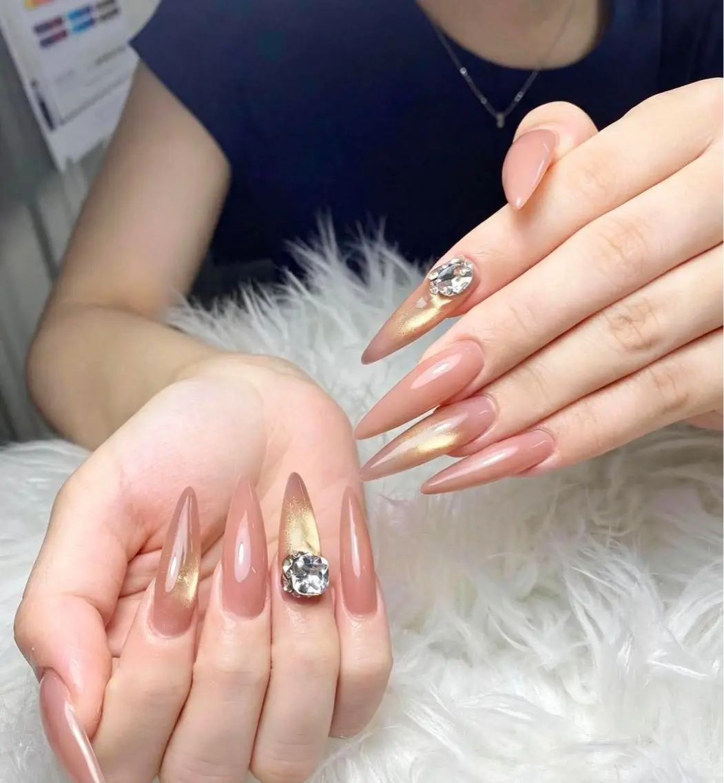 ネイル ジェルネイル キラキラネイル 韓国ネイル 持ち込み ニュアンスネイル RUNA Nemnailのネイルデザイン