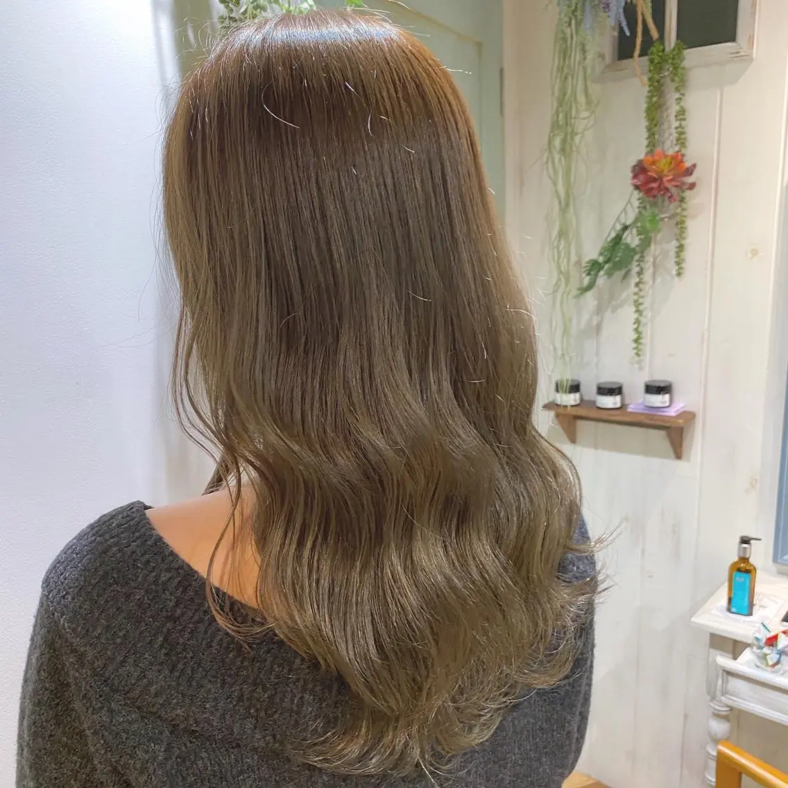 ショート カラー グレージュ オリーブグレージュ オリーブグレー 縮毛矯正⭐️ TAKAHIROのヘアスタイル