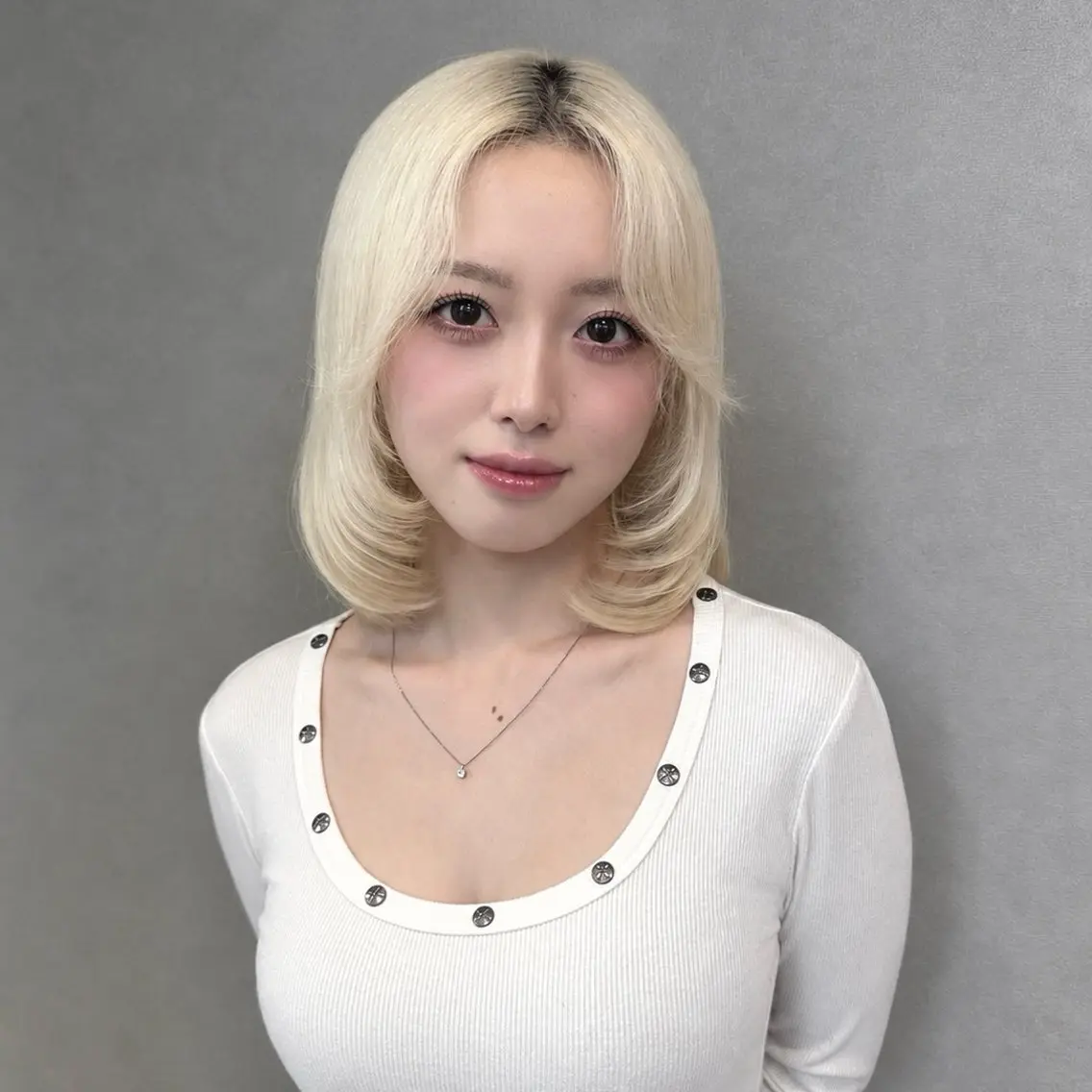 ミディアム ボブレイヤー ボブ レイヤーカット カット Rena/レイヤー /艶カラーのヘアスタイル