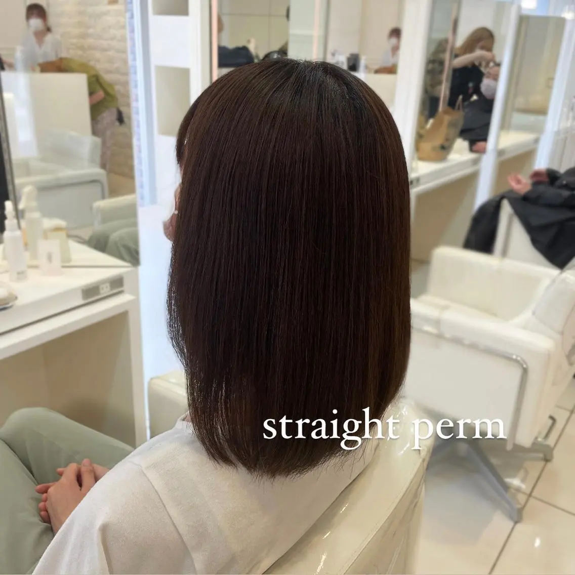 ミディアム パーマ BiBi 藪 菜月のヘアスタイル
