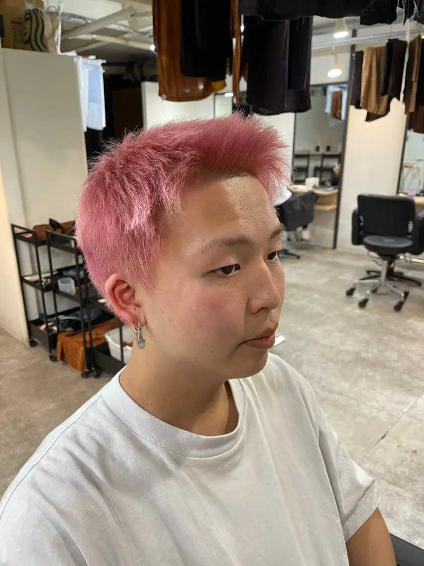 ショート メンズ メンズハイトーン ブリーチ縮毛矯正 LAFFYuiのヘアスタイル