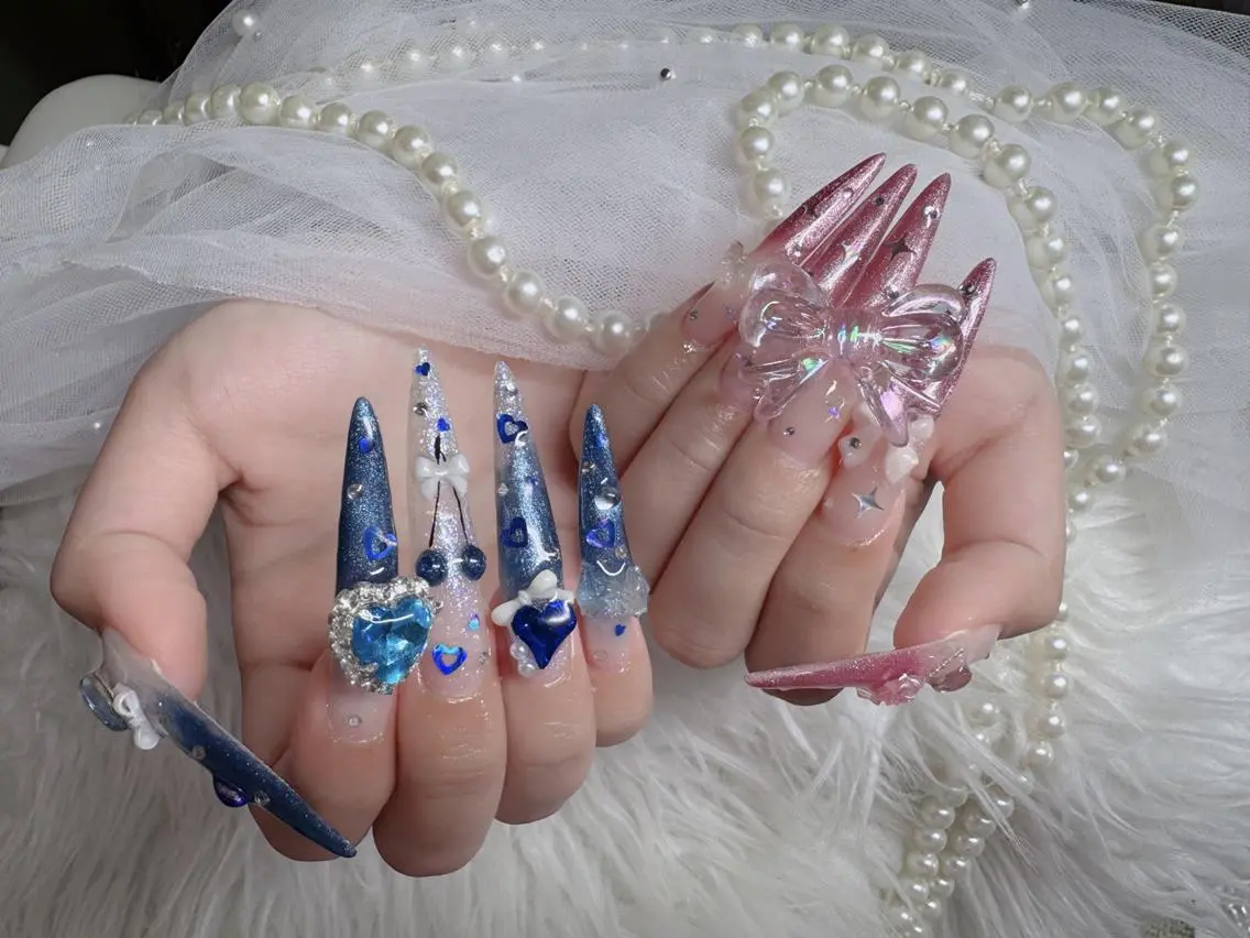ネイル チークネイル フレンチネイル キラキラネイル 韓国ネイル マグネットネイル ハンドネイル H.baby Nail Salonのネイルデザイン