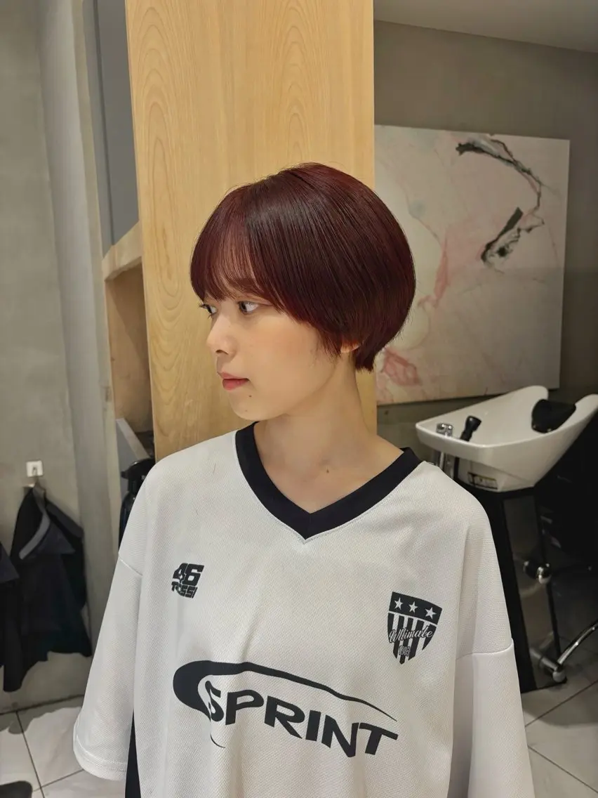 ショート カラー ヘアアレンジ ボルドーカラー カット ヘアカラー ヘアセット 艶髪/レイヤーカット 🐣misakiのヘアスタイル