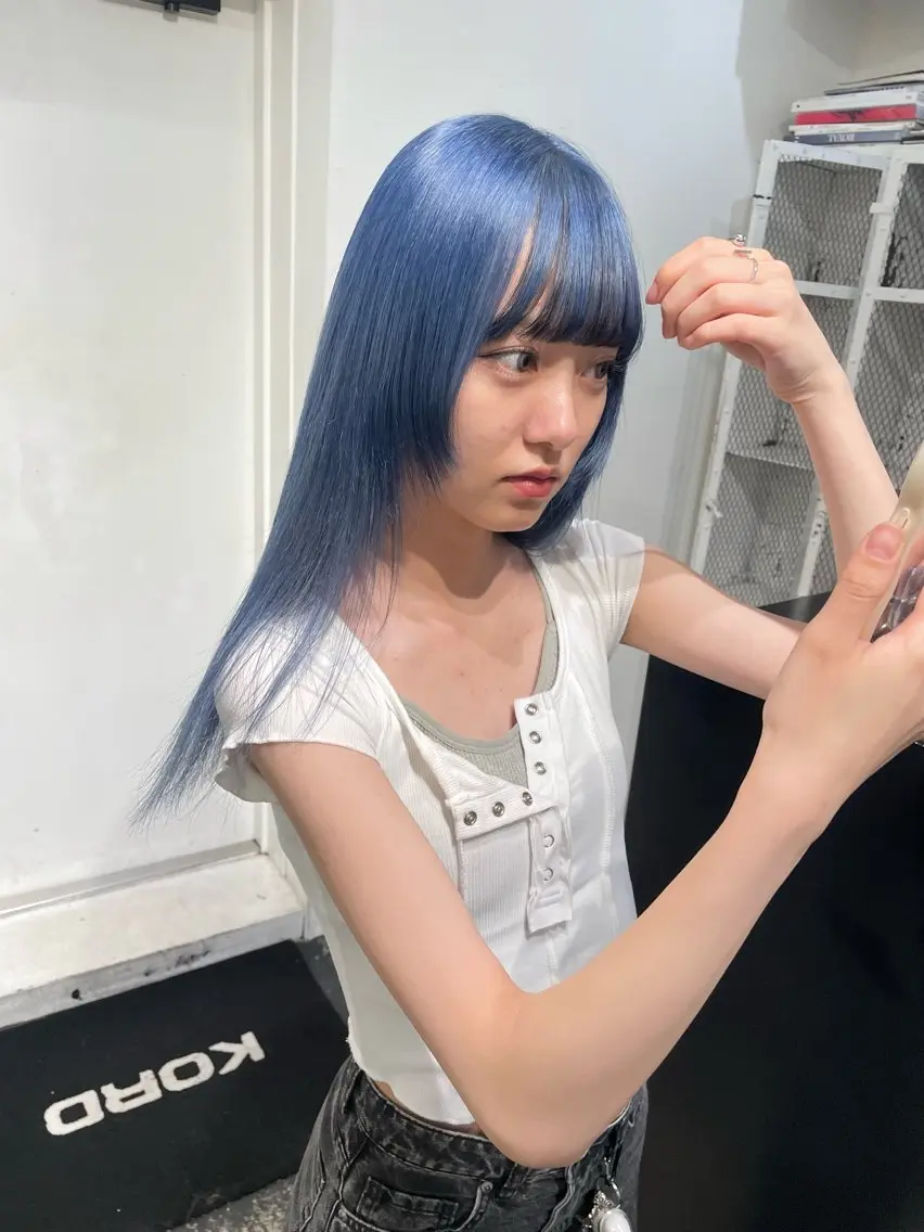 ロング カラー パーマ ヘアアレンジ メンズ キッズ ネイル マツエク・マツパ アイブロウ メンズブリーチ ブリーチ ブルーカラー ブルー クリアネイル カット ヘアカラー トリートメント 艶ハイトーン/ヘア アレンジAYAKAのヘアスタイル