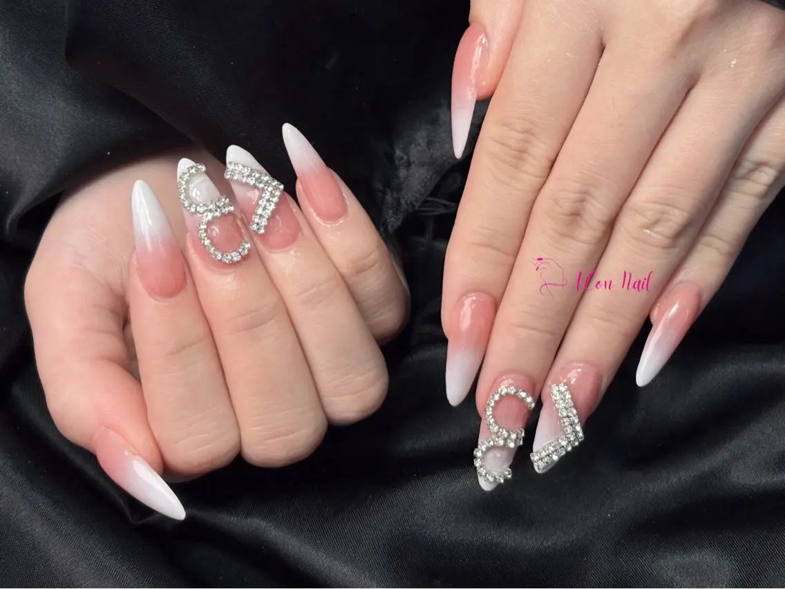ネイル 桜ネイル 長さ出し フラワーネイル フレンチネイル ジェルネイル ハンドネイル ACon NailSalonのネイルデザイン
