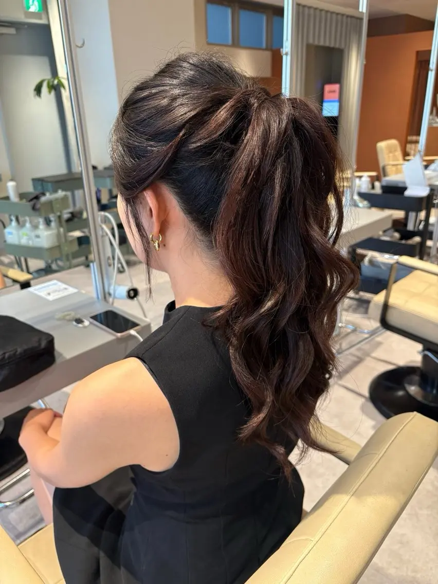 ロング ヘアアレンジ ポニーテール ヘアセット レイヤーカット 透明感カラー/めいのヘアスタイル