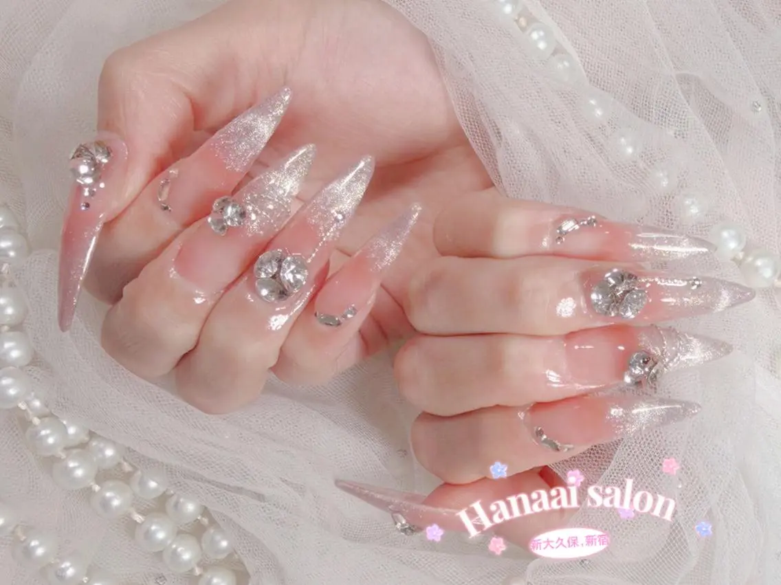 ネイル オーロラネイル チークネイル 長さ出し フットネイル フレンチネイル Hanaai Salon新宿店のネイルデザイン