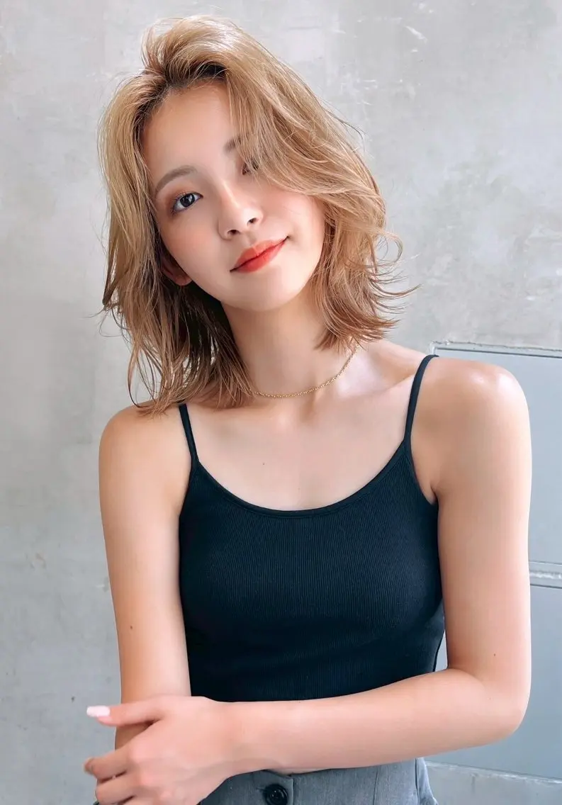 ミディアム 美髪矯正 透明感 カラー⭐️ユウキのヘアスタイル