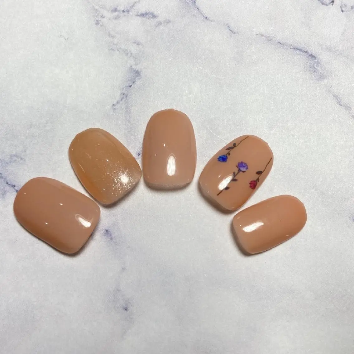 ネイル アートネイル ワンカラーネイル ハンドネイル Nail&eye Belire 新宿のネイルデザイン