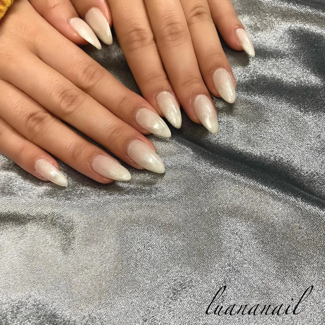 ネイル ラメ(グリッター) ホワイト ハンドネイル luana nailのネイルデザイン