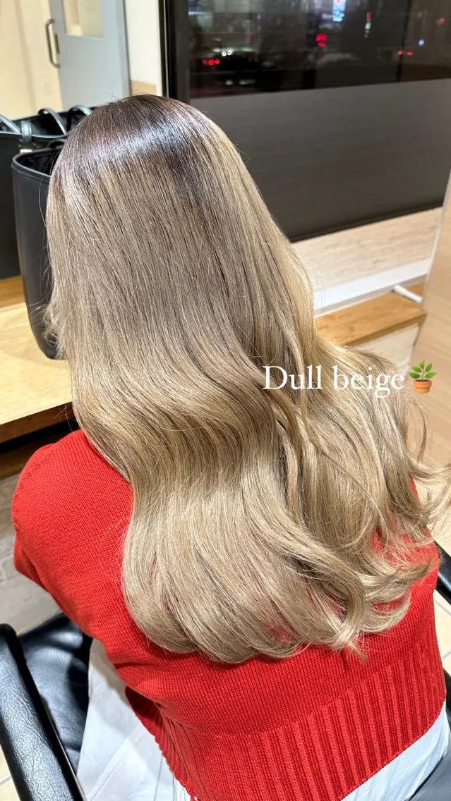 ロング カラー ベージュカラー ブリーチ ブラウンカラー ケアカラー ハイトーンカラー ヘアカラー トリートメント 天野 瑠真のヘアスタイル