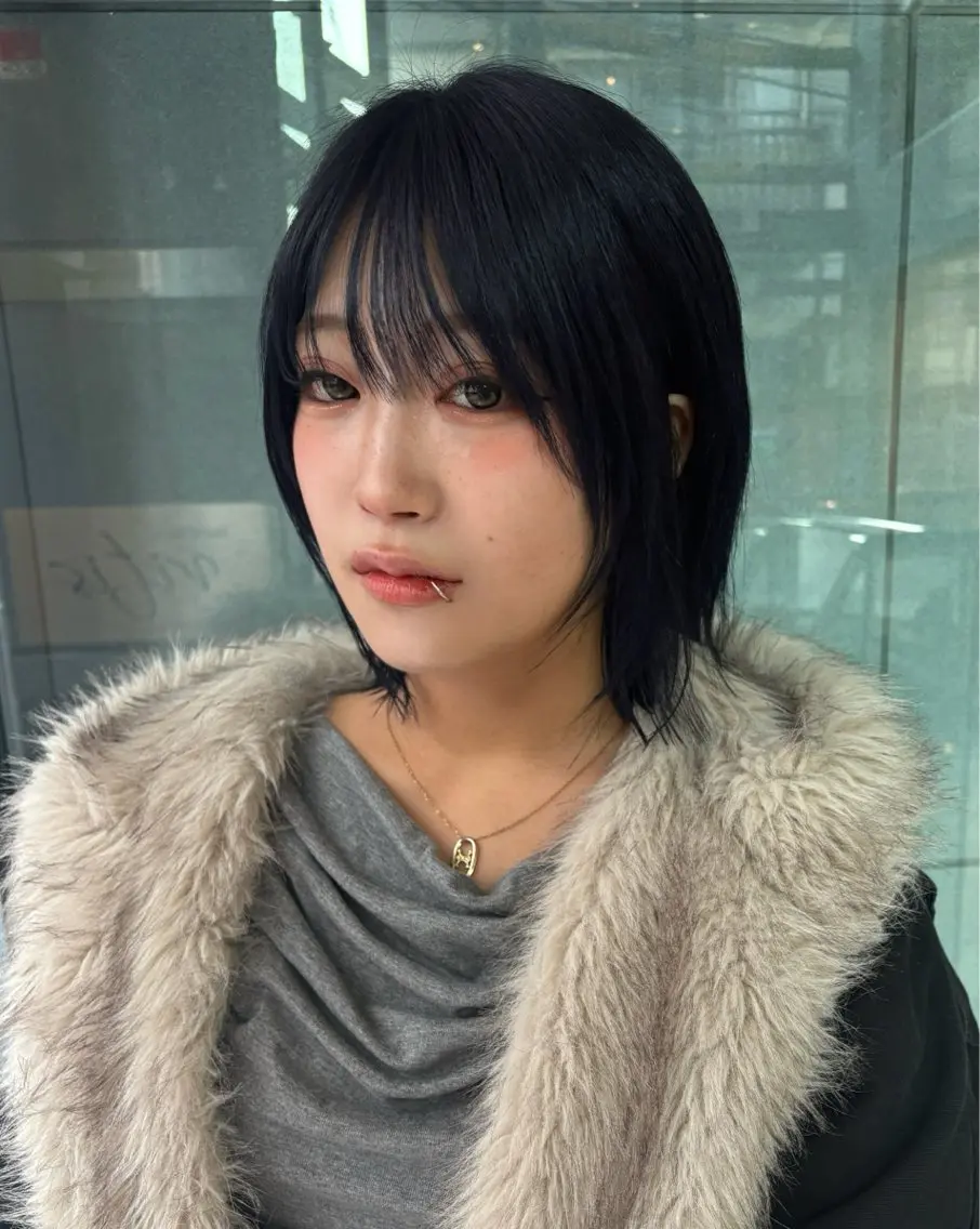 ショート カラー ブリーチ デザインカラー ネイビーカラー 似合わせカット/ naokoのヘアスタイル