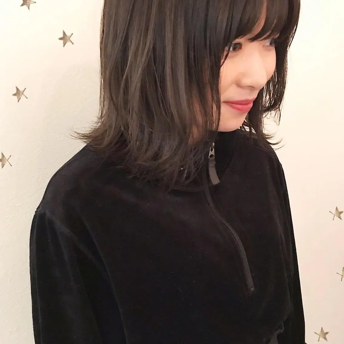 ミディアム カラー 市川 千夏のヘアスタイル