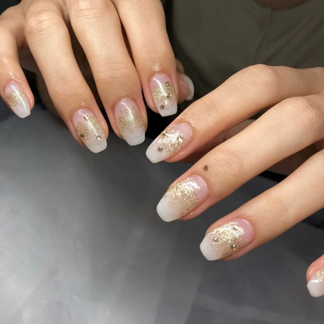 ネイル 長さ出し ニュアンスネイル ワンカラーネイル ハンドネイル Gracias. rieのネイルデザイン