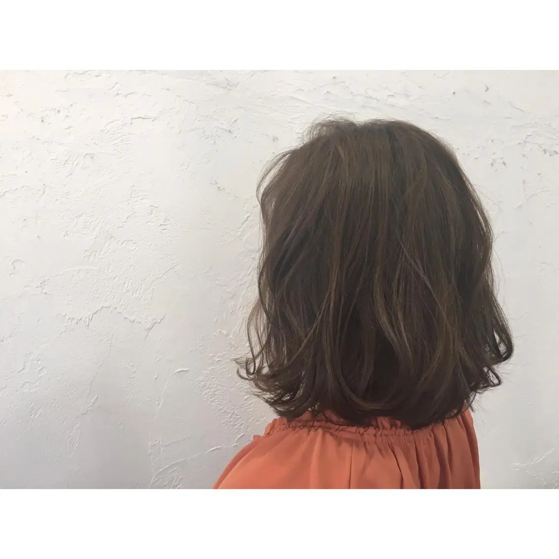 ミディアム カラー fio マナミのヘアスタイル