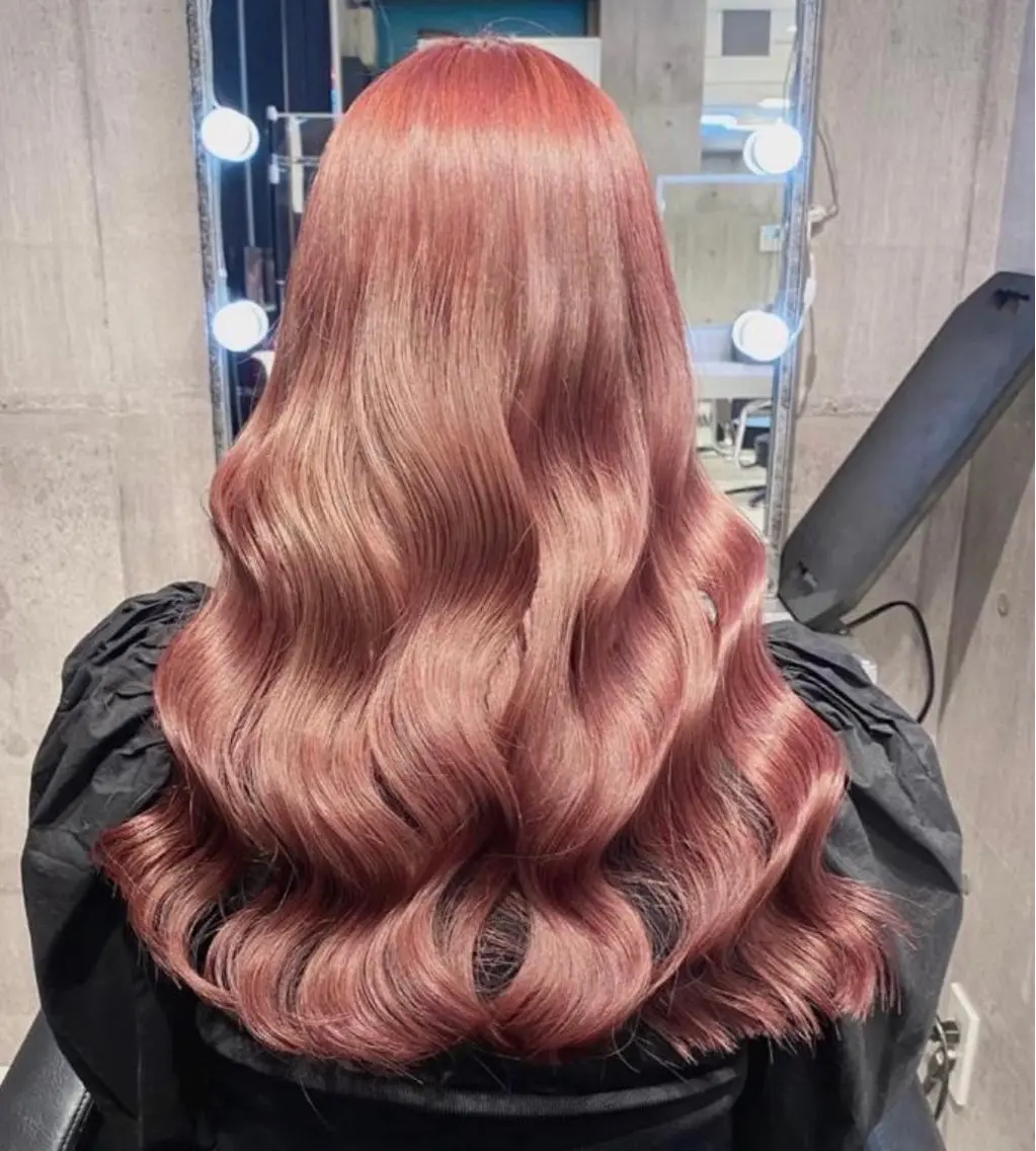 ミディアム カラー ブリーチ ケアブリーチ ダブルカラー インナーカラー ボブ 艶髪ケア特化✨ トワのヘアスタイル