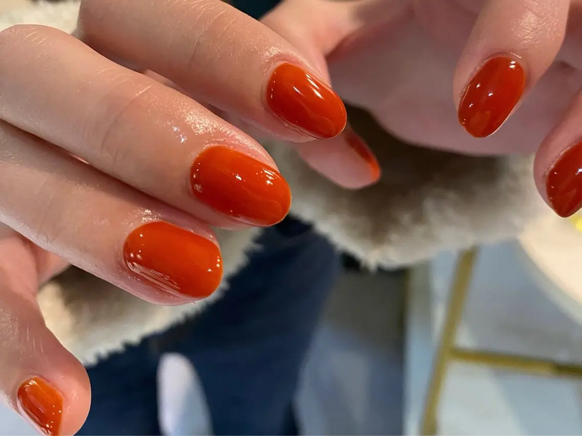 ネイル ワンカラーネイル オレンジ シンプルネイル ハンドネイル aneu. -アヌ- 💅🫧reinaのネイルデザイン