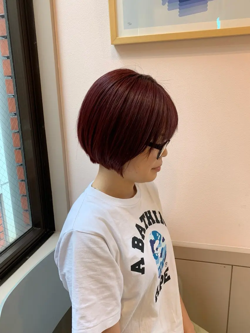 ミディアム カラー レッドカラー rio .のヘアスタイル