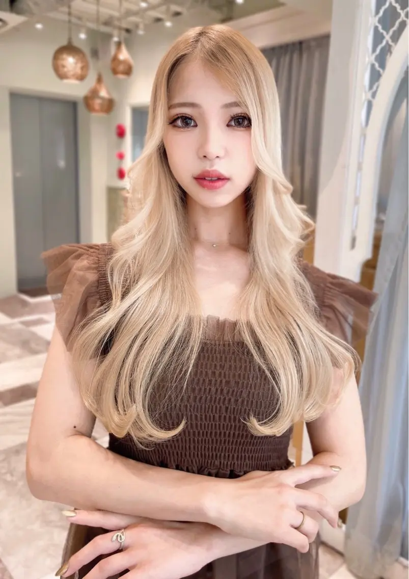 ロング カラー ベージュカラー 黒髪 ブリーチ ブルーカラー ブルーブラック カット ヘアカラー トリートメント 木屋元一/縮毛矯正 /前髪/レイヤーのヘアスタイル