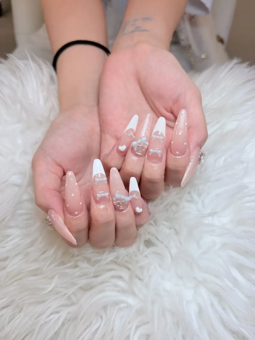 ネイル ハンドネイル ハンドケア Anh Nail 歌舞伎町のネイルデザイン
