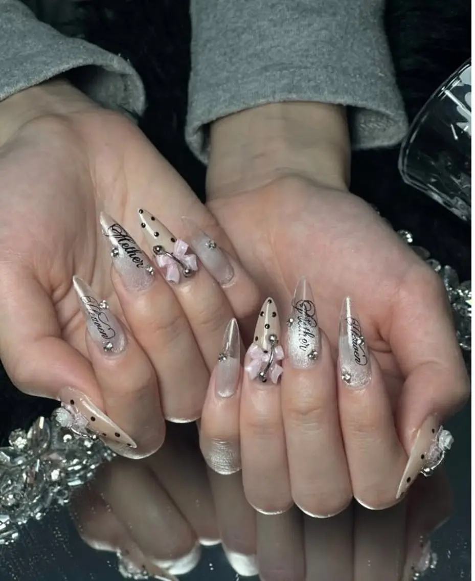 ネイル アートネイル ボルドー フレンチネイル ジェルネイル 氷ネイル・うるうるネイル ハンドネイル Julie Nail Rinのネイルデザイン