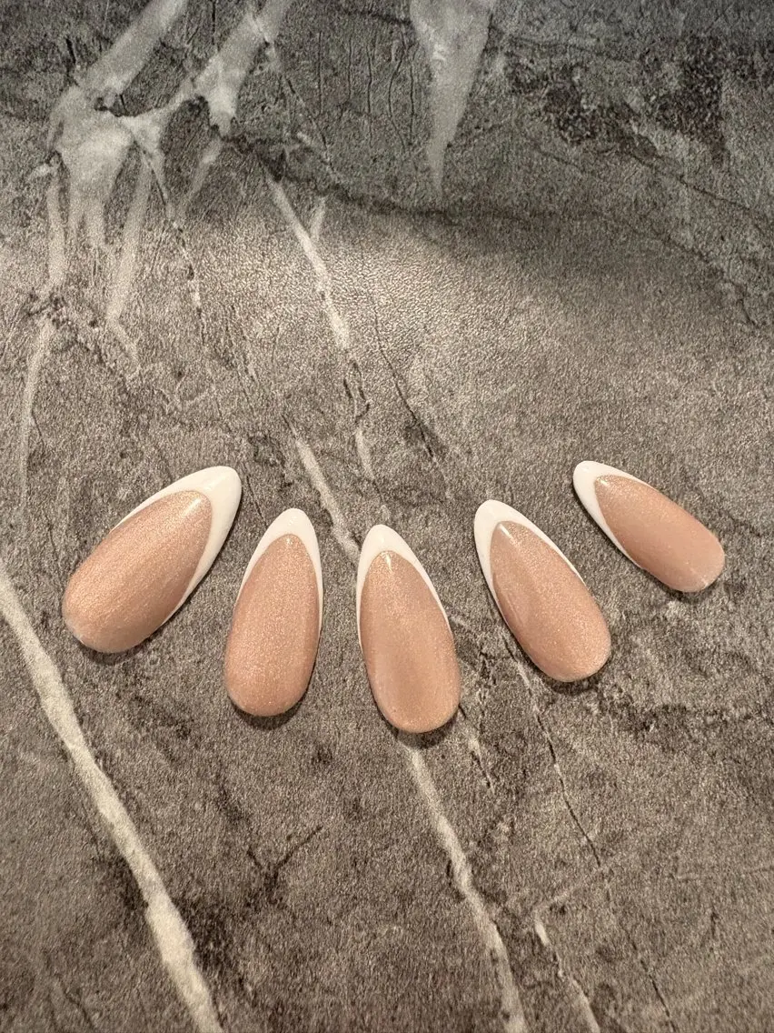 ネイル フレンチネイル オフィスネイル シンプルネイル Glisse _nailのネイルデザイン