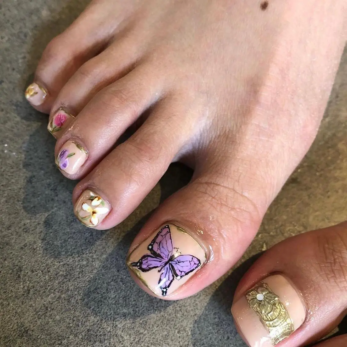 ネイル フットネイル thrush nailsのネイルデザイン