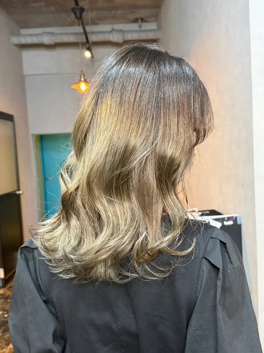 セミロング カラー カット ヘアカラー トリートメント 透明感カラー/パーマ 🌀アオノのヘアスタイル