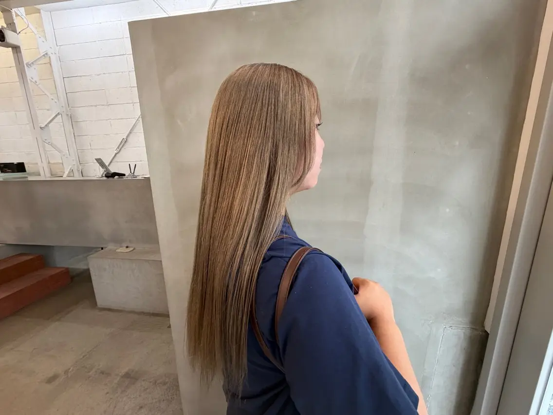 ロング カラー 小森 梨華のヘアスタイル