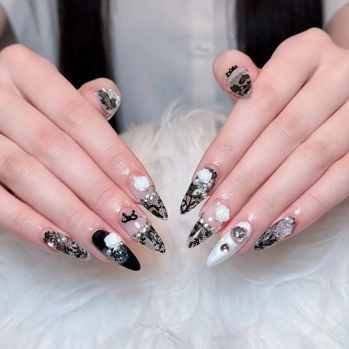 ネイル チークネイル ドット フレンチネイル グラデーション ハート ハンドネイル Julli NailStudioのネイルデザイン