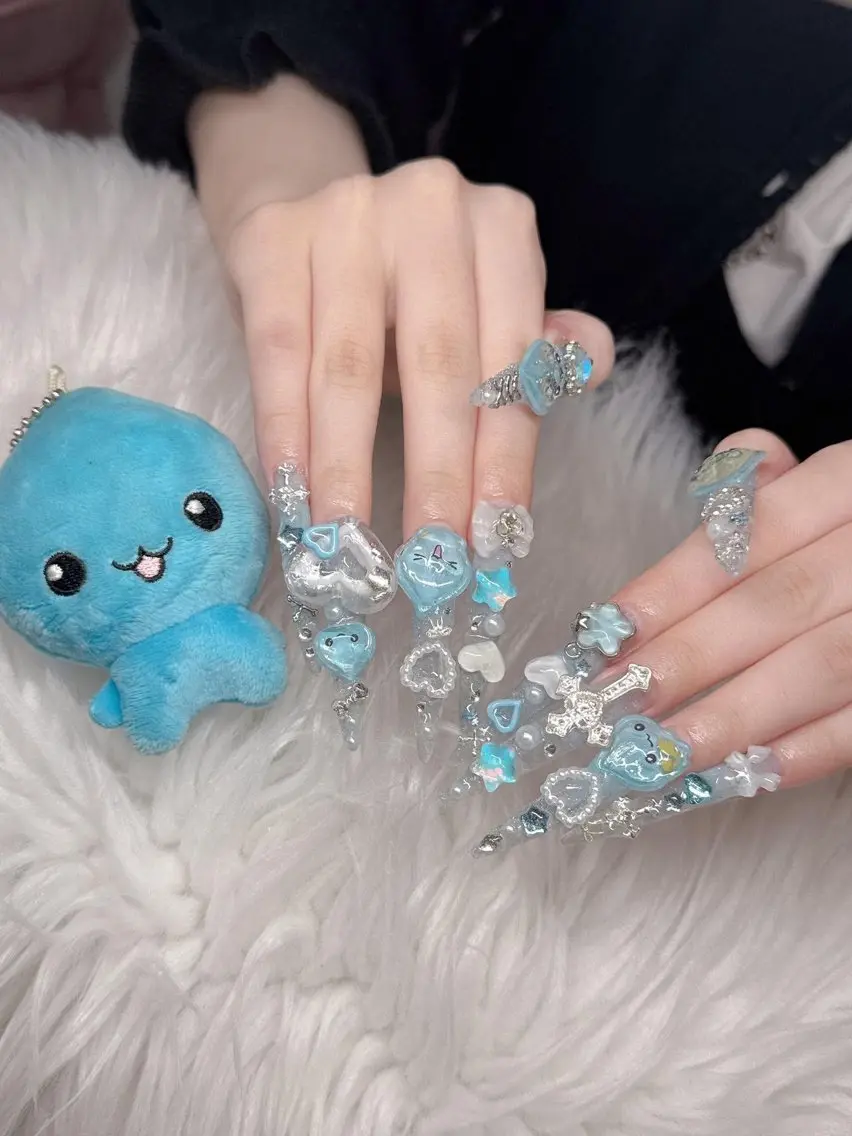ネイル Lee Nailsのネイルデザイン