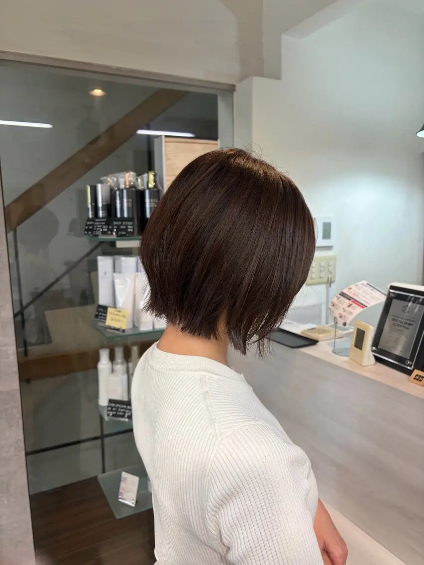 ショート カラー ボブレイヤー ボブ レイヤーカット カット ヘアカラー トリートメント SHUKA🎀 韓国スタイル艶カラーのヘアスタイル