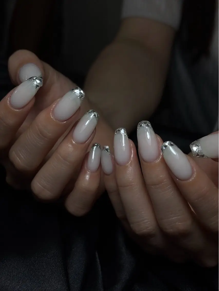 ネイル チークネイル 長さ出し フットネイル ジェルネイル 卒業式 𝓐𝓷𝓻𝓲 XiinhNailのネイルデザイン