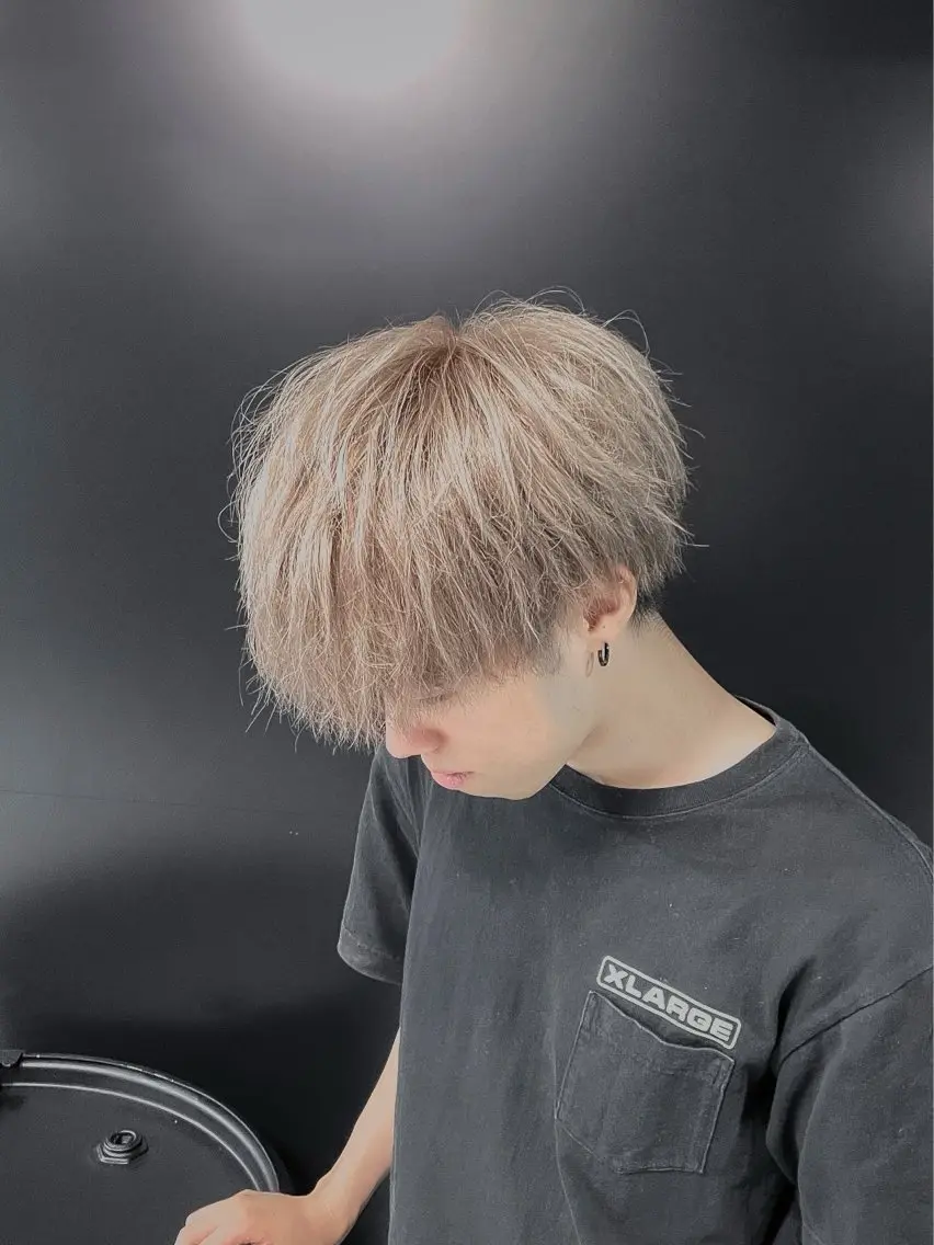 カラー ヘアアレンジ メンズ メンズハイトーン ハイトーンカラー カット ヘアカラー トリートメント ヘアセット メンズ専門 美容師✨ アメ村 堀江颯瑛のヘアスタイル