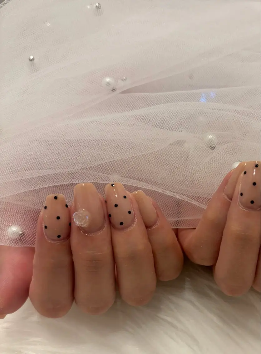 ネイル ドット M🎀 nailのネイルデザイン