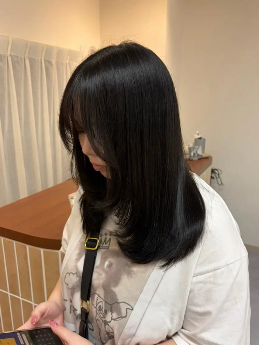 セミロング 顔まわりレイヤー レイヤーカット Koyuki|レイヤ ー/柔らかカラー🧈のヘアスタイル