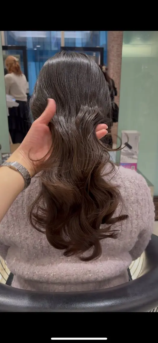セミロング パーマ カット パーマ 韓国っぽ水光肌カラー マンツーマン🫧なおのヘアスタイル