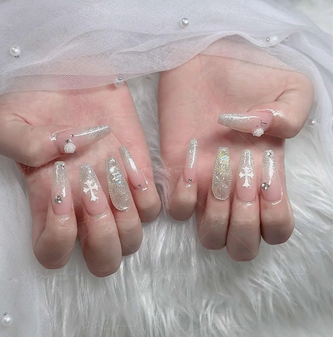 ネイル オーロラネイル フレンチネイル ジェルネイル ハロウィン キラキラネイル ハンドネイル H.baby Nail Salonのネイルデザイン