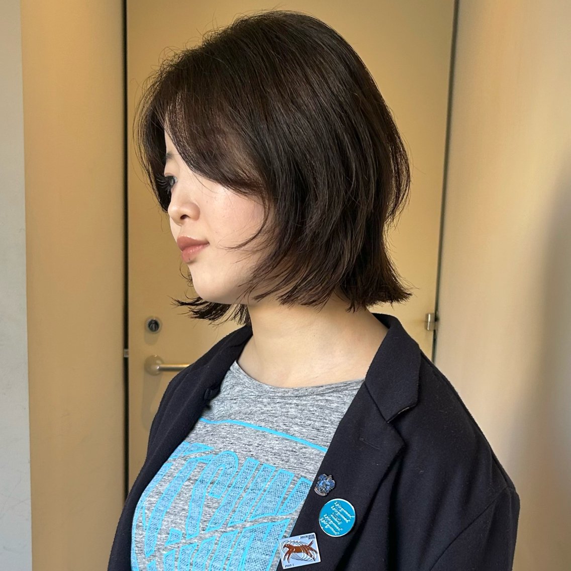 ミディアム カラー ブリーチ 透明感カラー ダブルカラー ブリーチなしカラー 顔まわりレイヤー カット トリートメント nonoka オリーブ/レイヤーのヘアスタイル