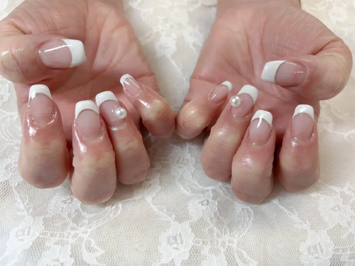 ネイル フレンチネイル シンプルネイル ハンドネイル ハンドケア 心斎橋Salon Epokkuのネイルデザイン