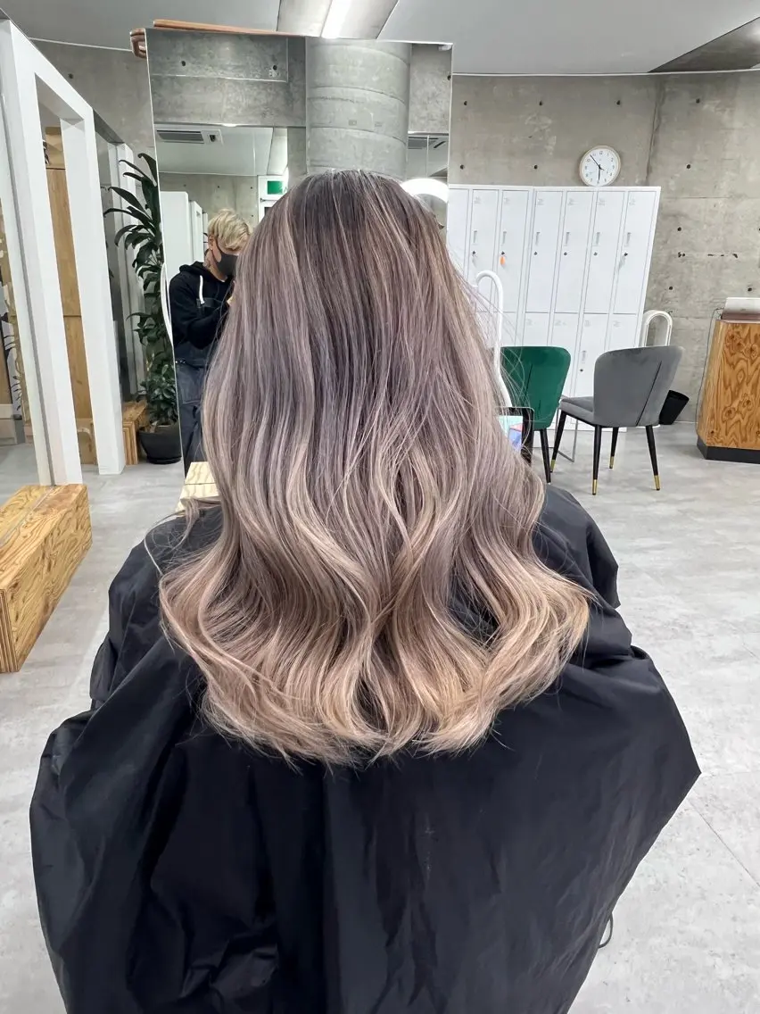 ロング カラー バレイヤージュ レイヤーカット ヘアカラー トリートメント 艶髪✨ブリーチ職人 yasuのヘアスタイル