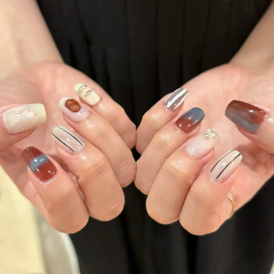 ネイル ブラウン 水色 ぷっくりネイル 黄色 ハンドネイル nail ＿miyuのネイルデザイン