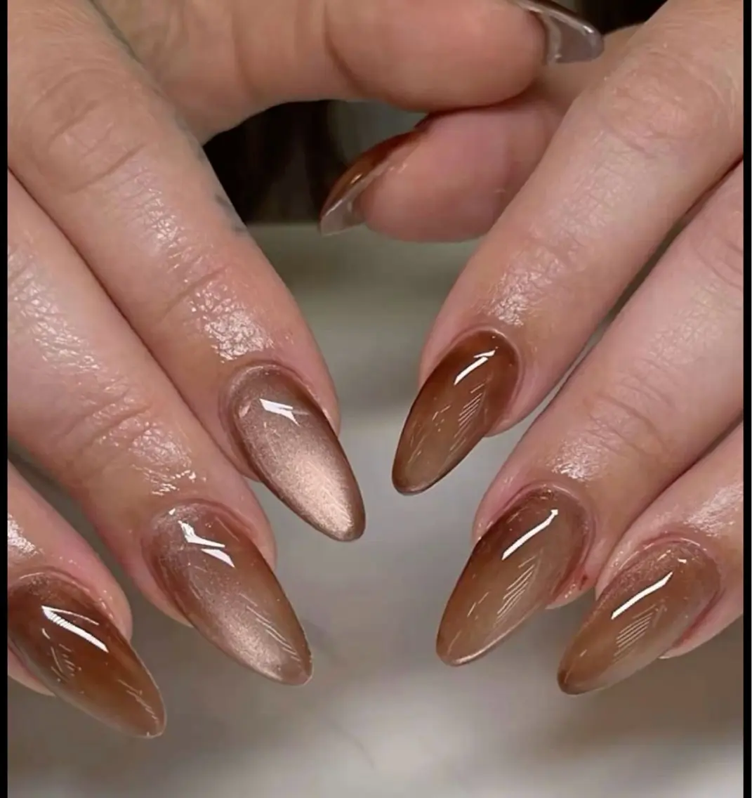 ネイル ブルー ブラウン グリーン ロングネイル マグネットネイル Nini 🎀のネイルデザイン